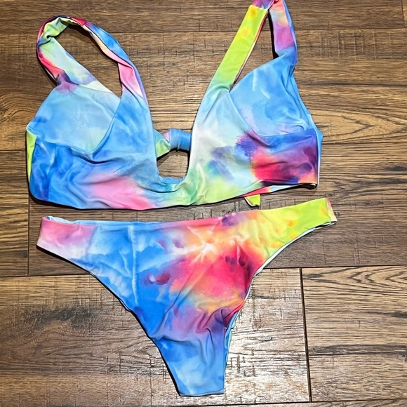 Tie Dye Front Knot Bikini Size Large - Picture 3 of 3